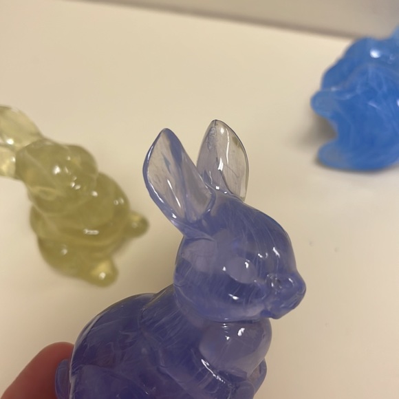 Vintage Set of 3 Acrylic Lucite Bunny Figurines - Picture 5 of 8